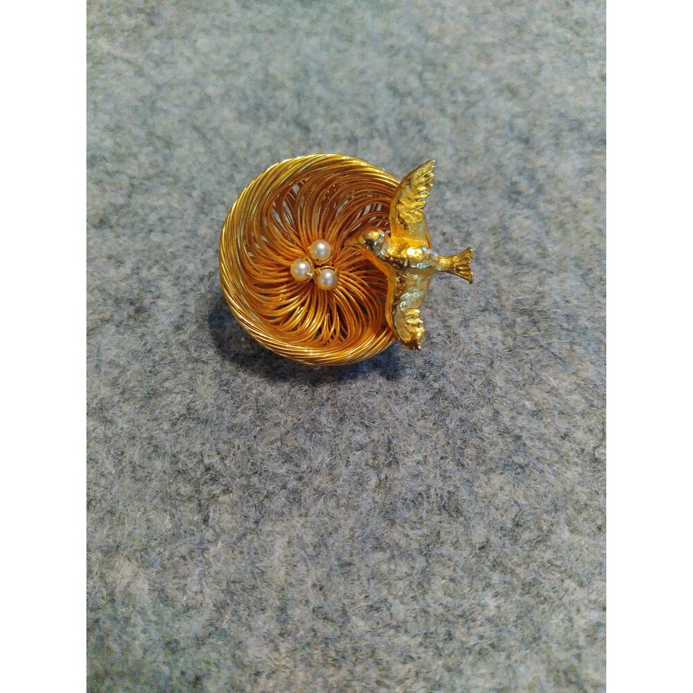 Vintage Gold-Tone Bird Brooch Pin with Pearl Accents Swirl Design‎ Jewelry